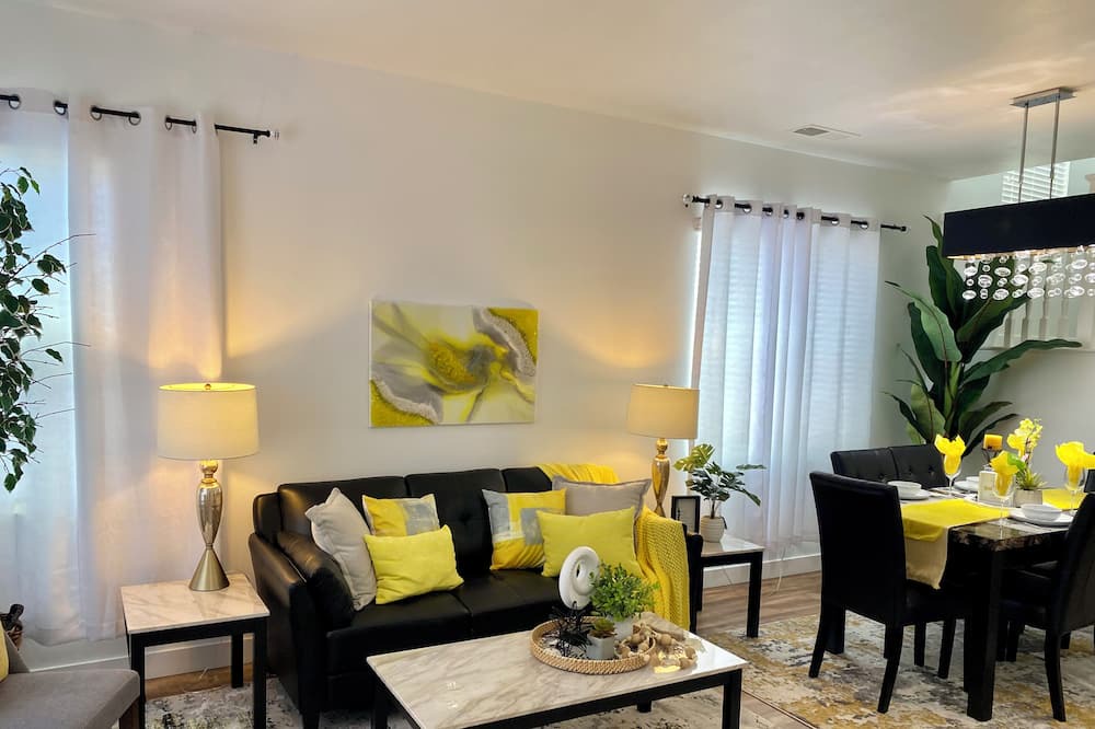 Photo of Bedroom in Midway