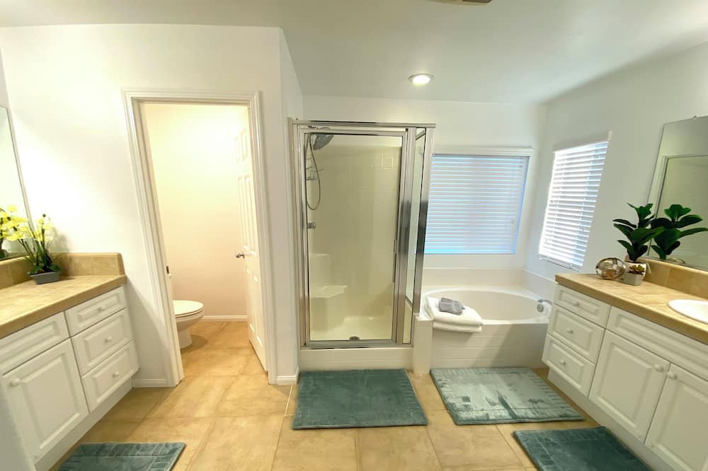 Photo of Bathroom in Midway