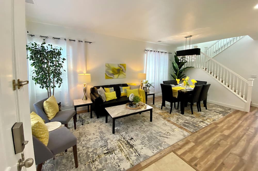 Photo of Bedroom in Midway