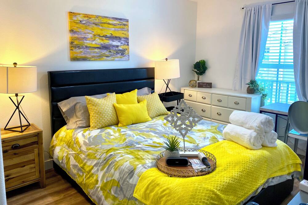 Photo of Bedroom in Midway