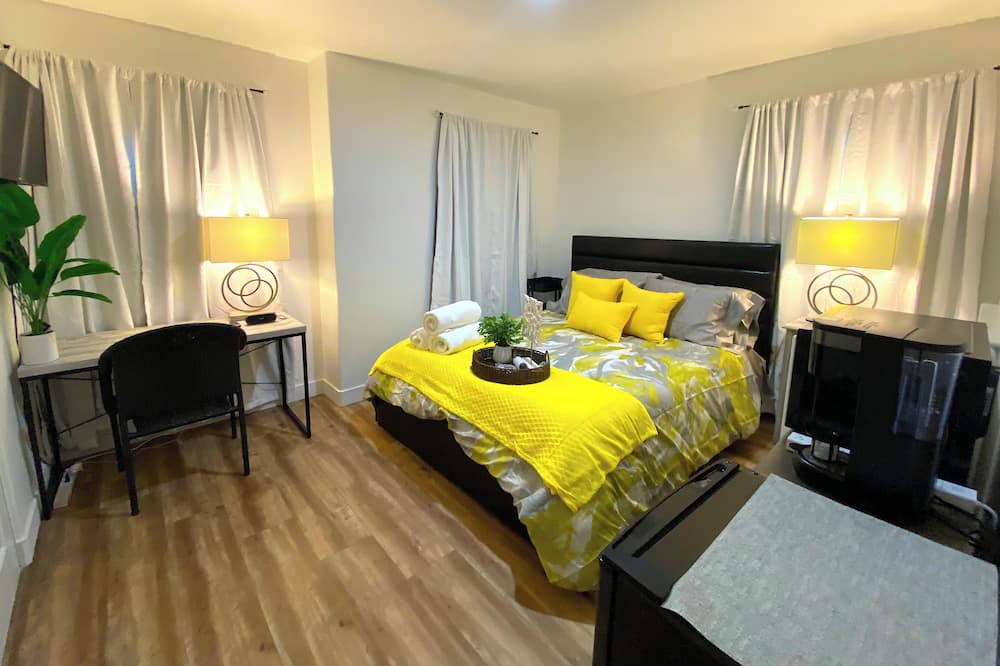 Photo of Bedroom in Midway