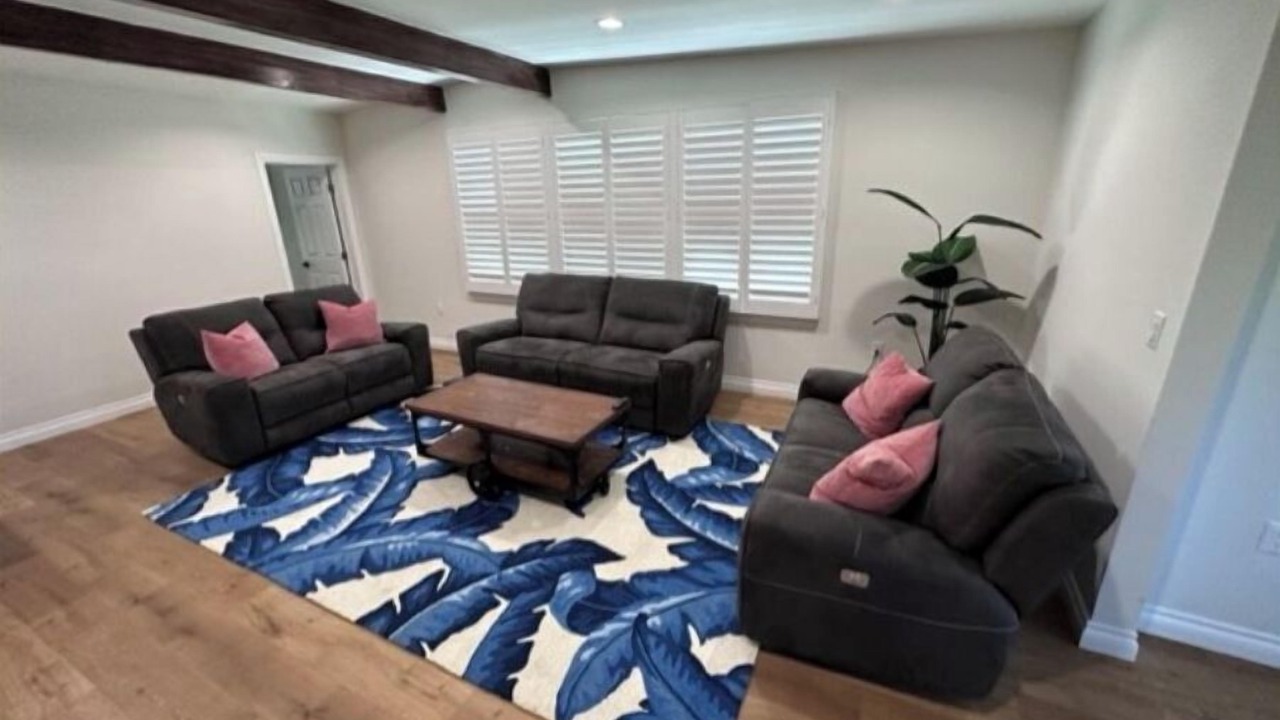 Photo of Livingroom in Chatsworth