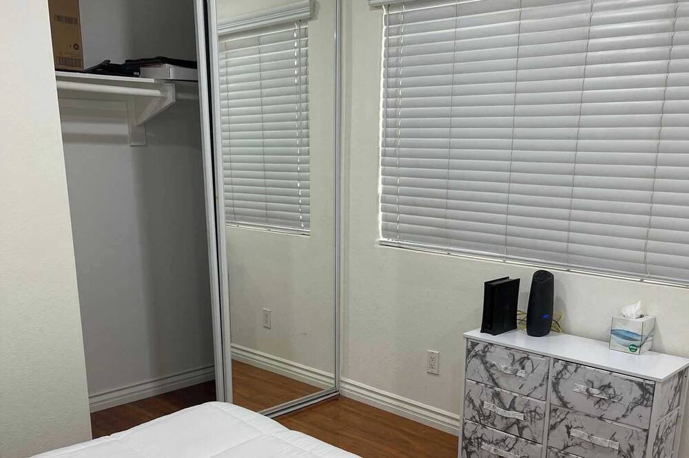 Photo of Bedroom in Warner Center