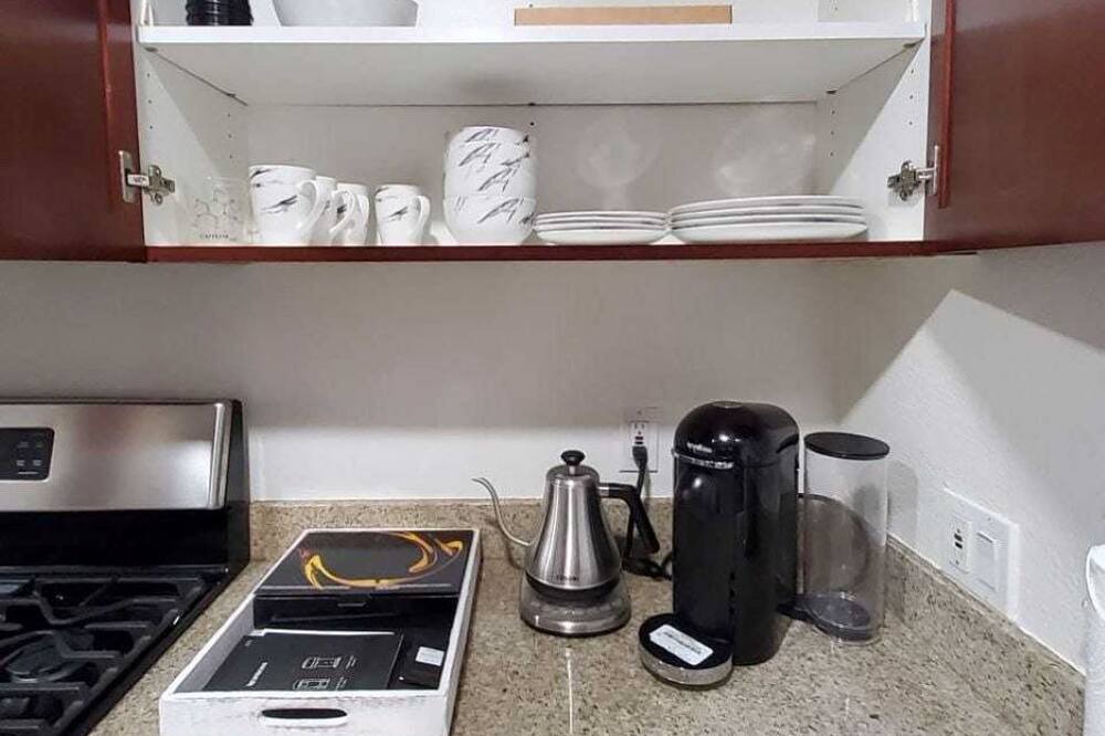Photo of Kitchen in Warner Center