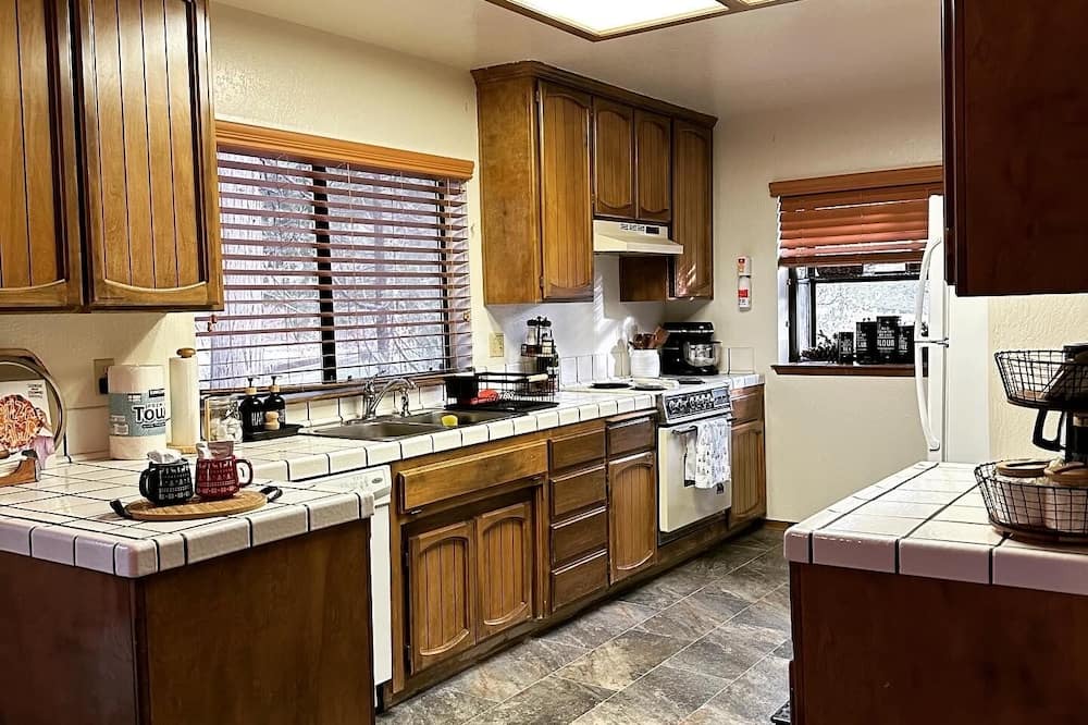 Photo of Kitchen in Phoenix Lake-Cedar Ridge