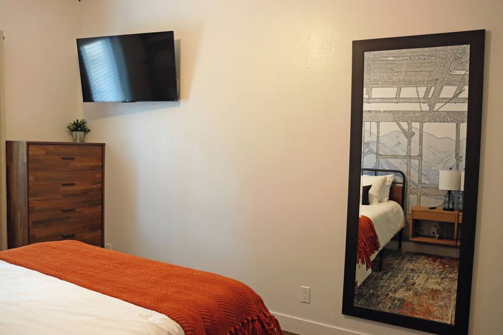 Photo of Bedroom in Wrightwood