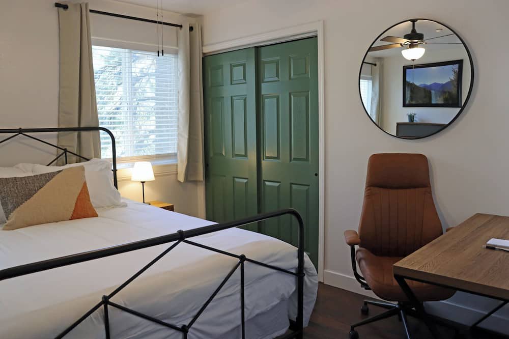 Photo of Bedroom in Wrightwood