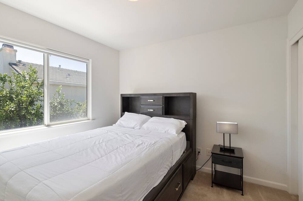 Photo of Bedroom in North Natomas