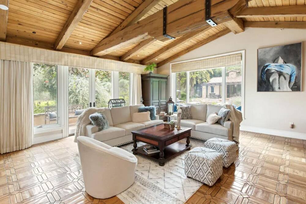 Photo of Livingroom in Cowan Heights