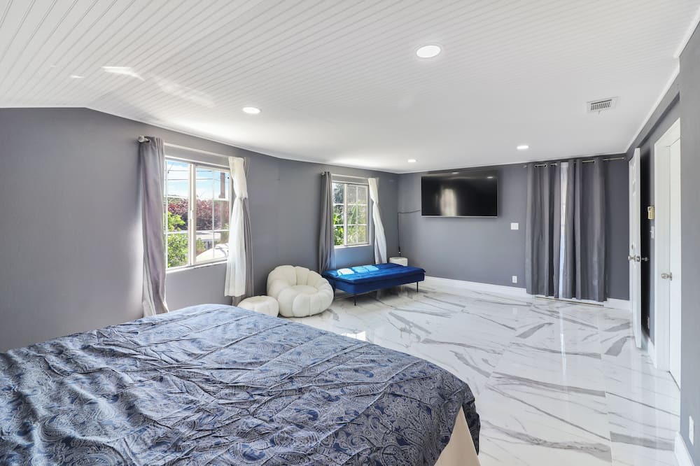 Photo of Bedroom in Anaheim Colony Historic District