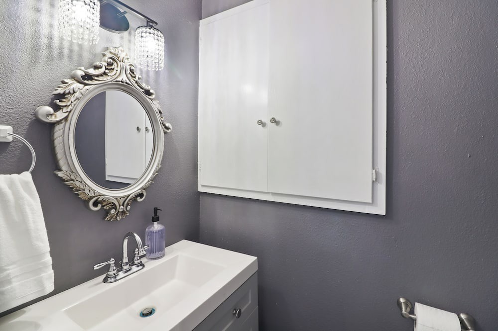 Photo of Bathroom in Anaheim Colony Historic District