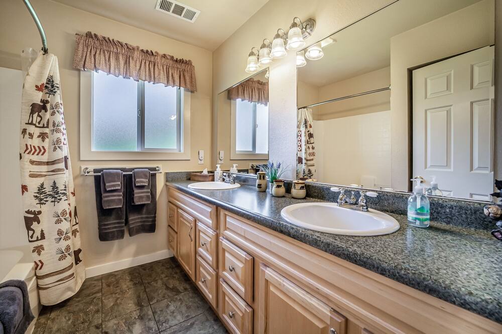 Photo of Bathroom in Orick