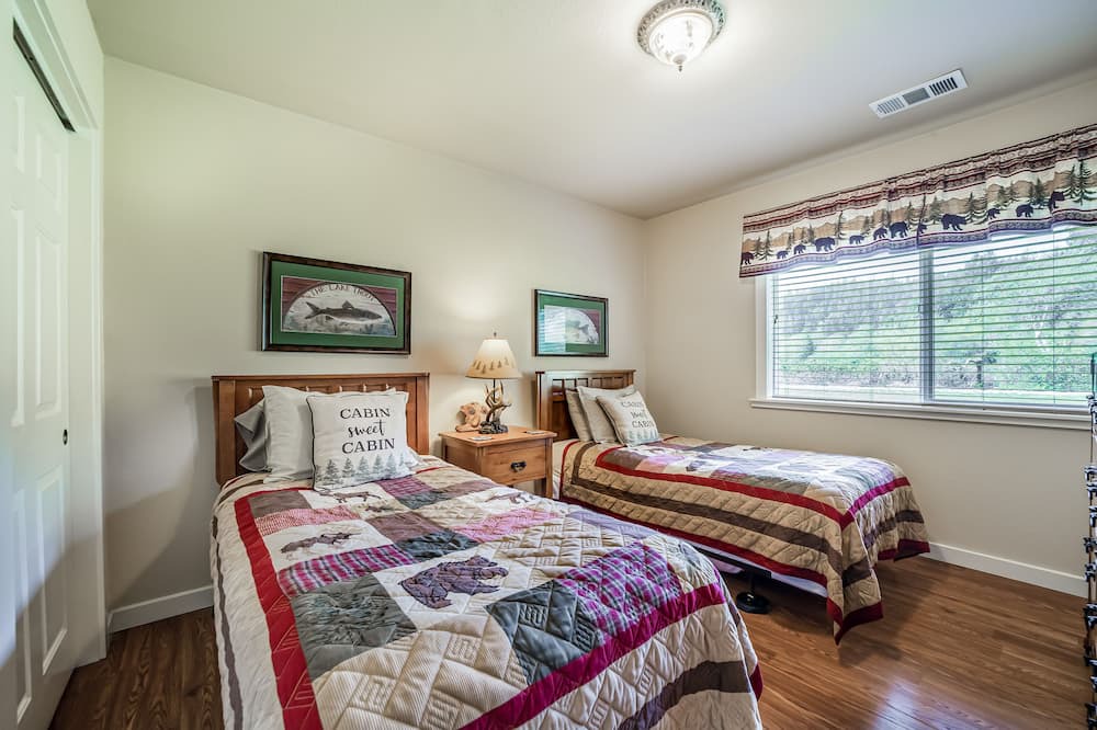 Photo of Bedroom in Orick