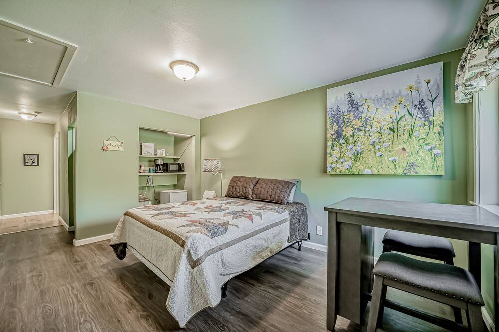Photo of Bedroom in Orick