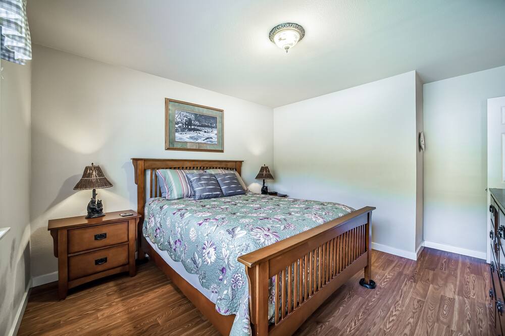 Photo of Bedroom in Orick