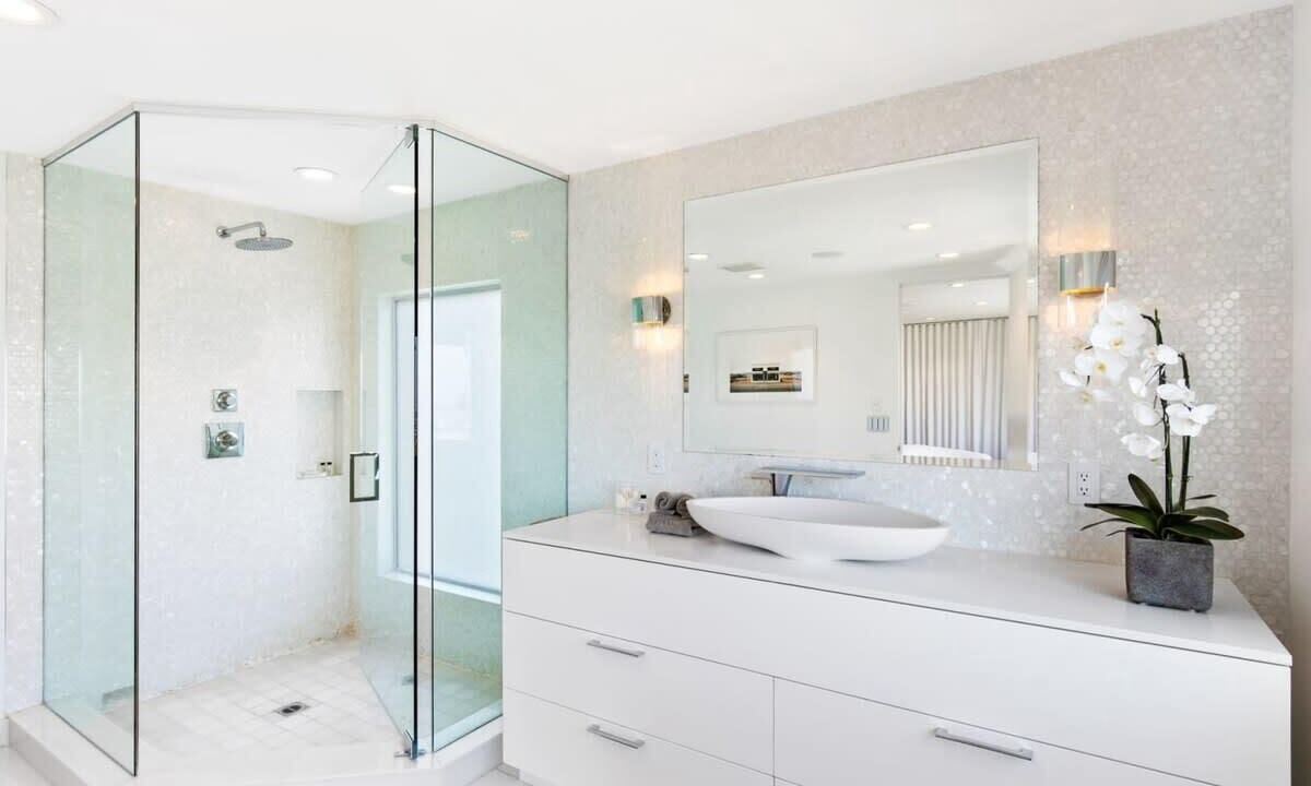 Photo of Bathroom in The Bird Streets
