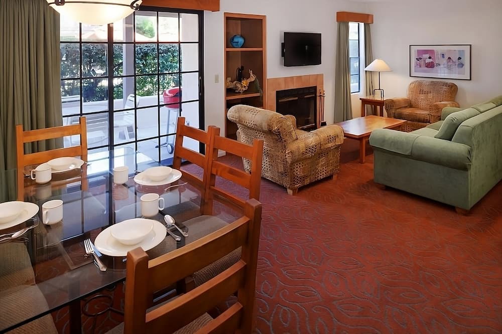 Photo of Livingroom in San Diego Country Estates
