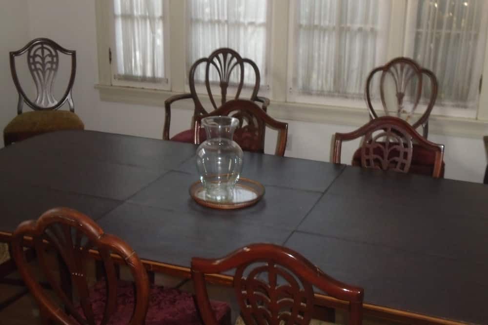 Photo of Bedroom in Verdugo Viejo