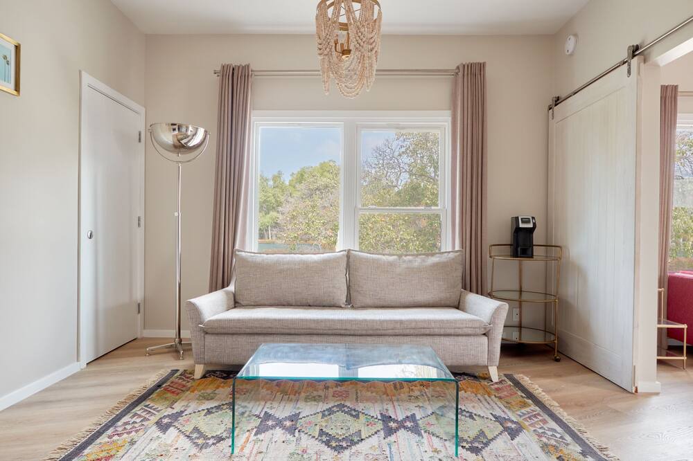 Photo of Livingroom in Beverly Hills