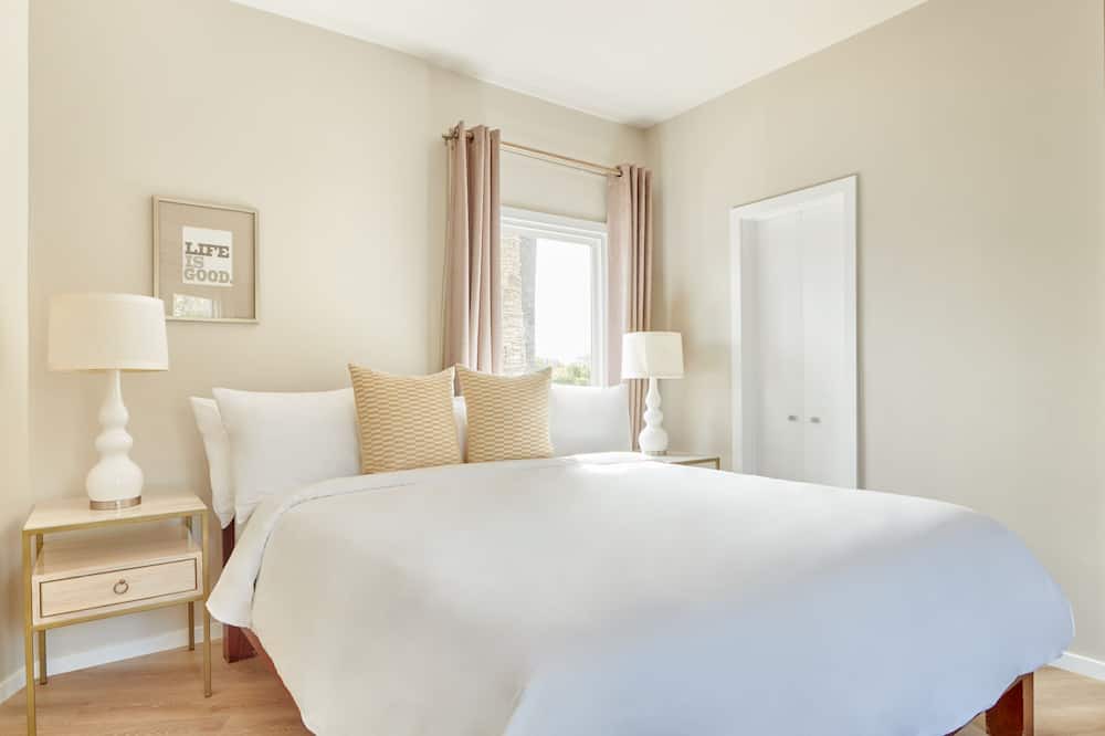Photo of Bedroom in Beverly Hills