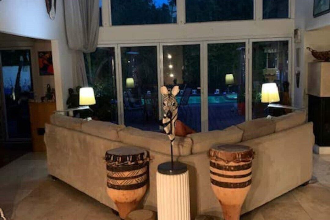 Photo of Livingroom in Los Feliz