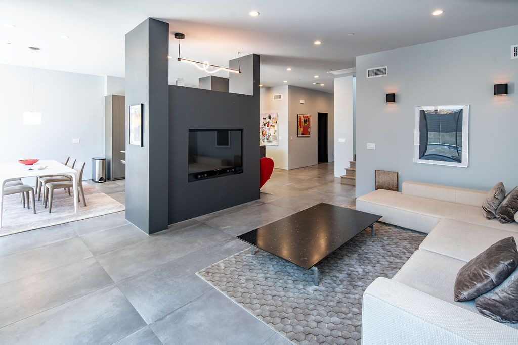 Photo of Livingroom in Hill Section