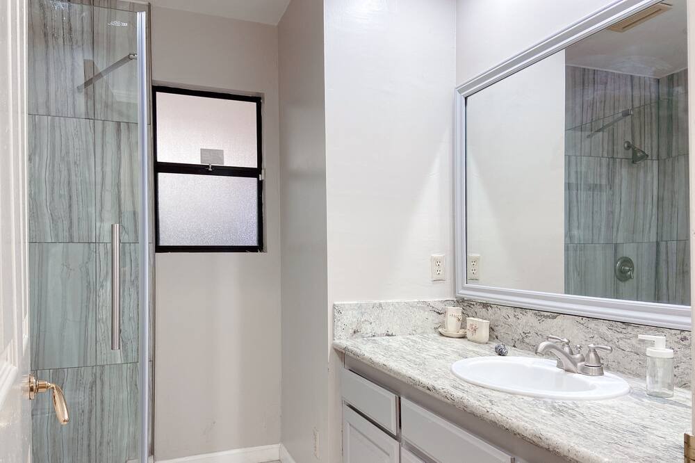 Photo of Bathroom in Pasadena