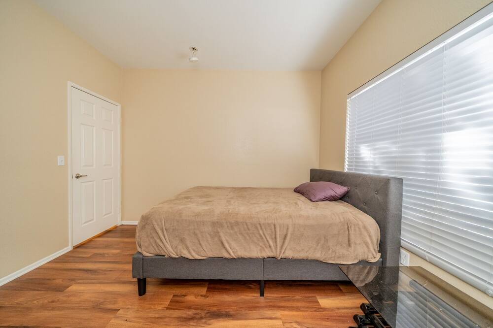 Photo of Bedroom in Mira Loma