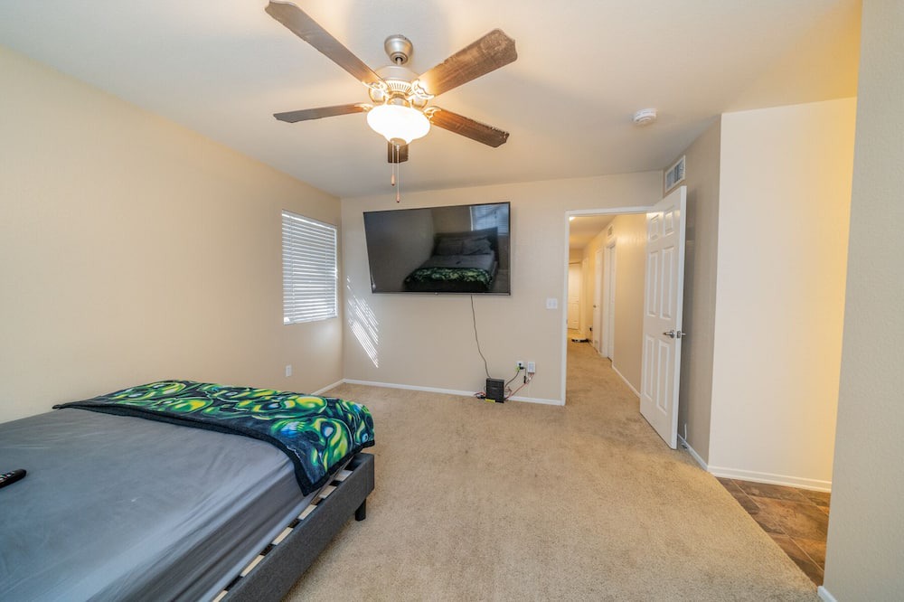 Photo of Bedroom in Mira Loma