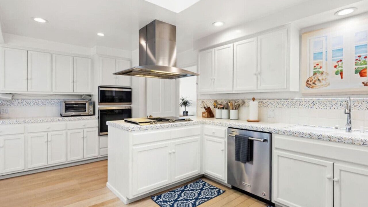 Photo of Kitchen in Eastern Malibu