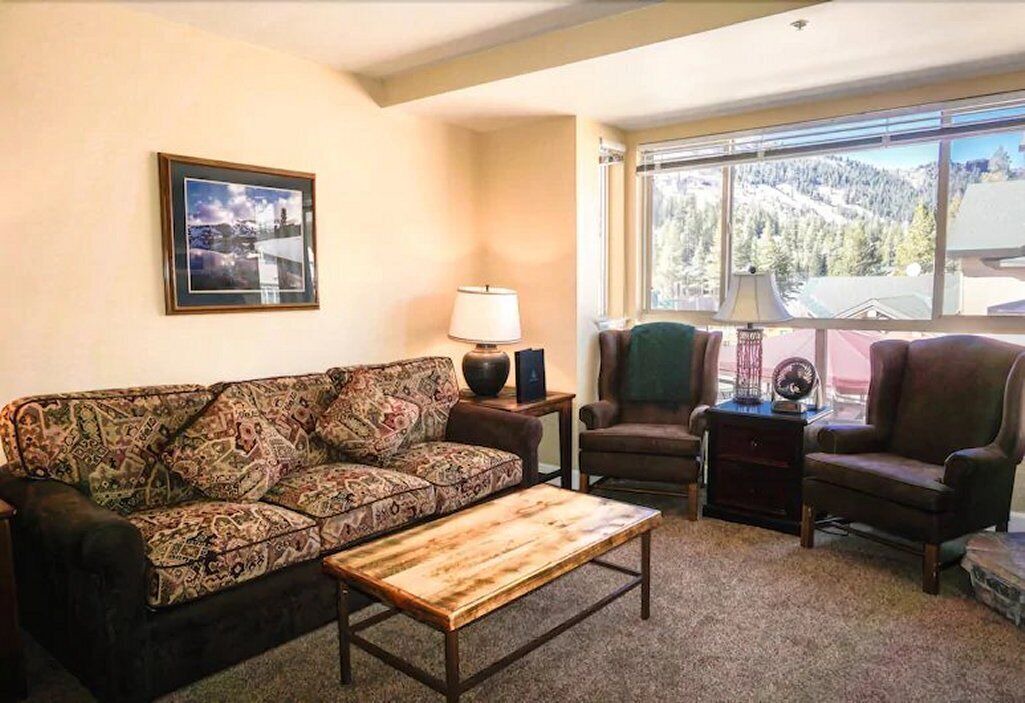 Photo of Livingroom in Kirkwood
