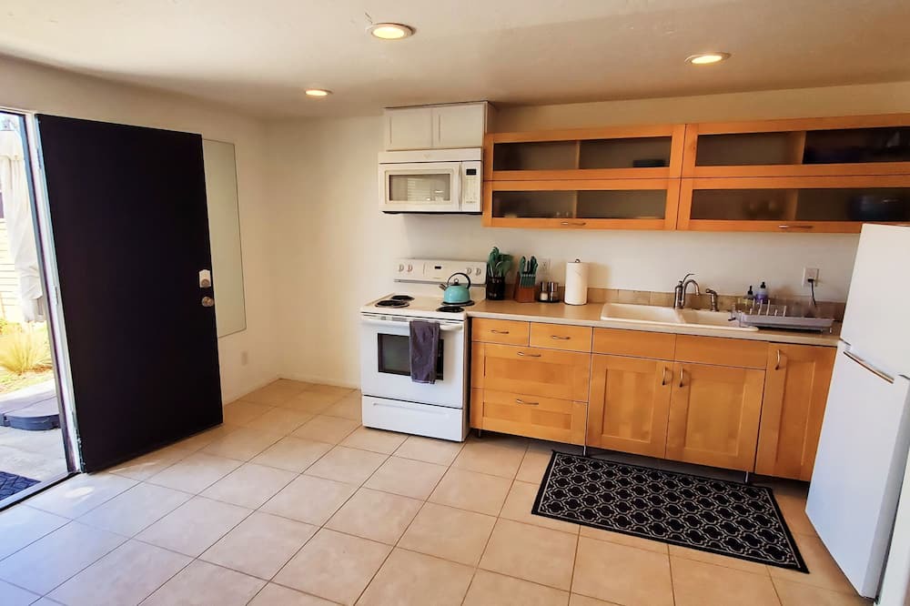 Photo of Kitchen in Cardiff-by-the-Sea