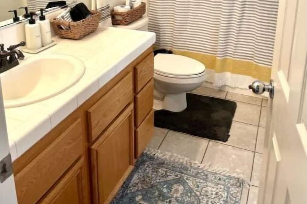 Photo of Bathroom in Castaic