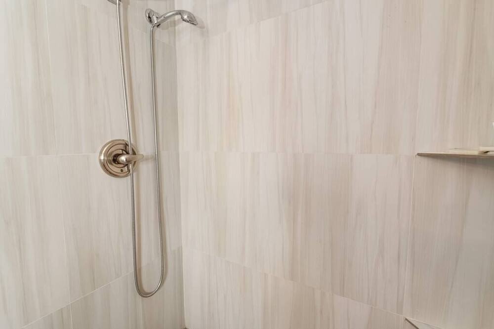 Photo of Bathroom in Fox Farm