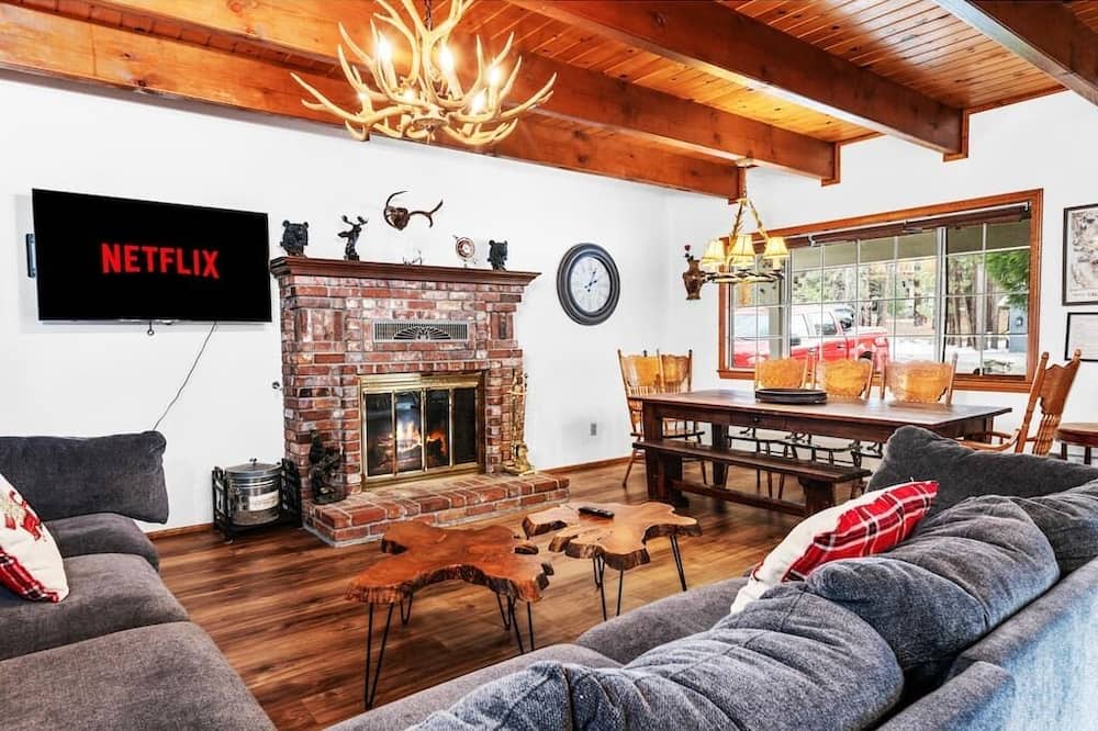 Photo of Livingroom in Fox Farm
