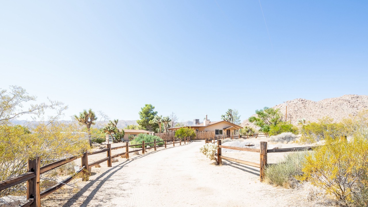 Photo of Outdoor in Monument Manor