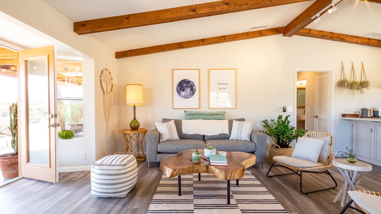 Photo of Livingroom in Monument Manor