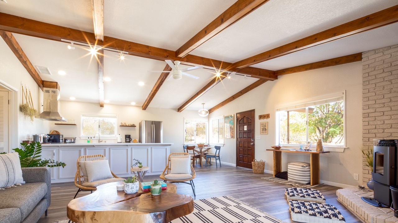 Photo of Livingroom in Monument Manor