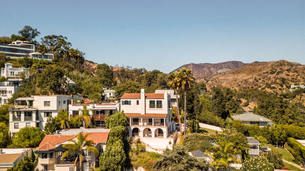 Photo of Outdoor in Hollywood Hills