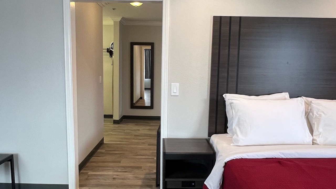 Photo of Bedroom in Inglewood