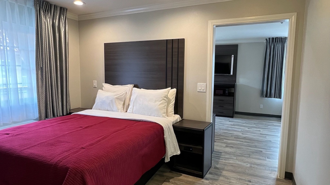 Photo of Bedroom in Inglewood