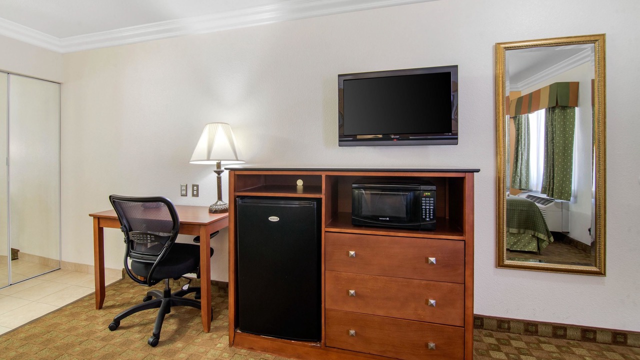 Photo of Bedroom in Victorville