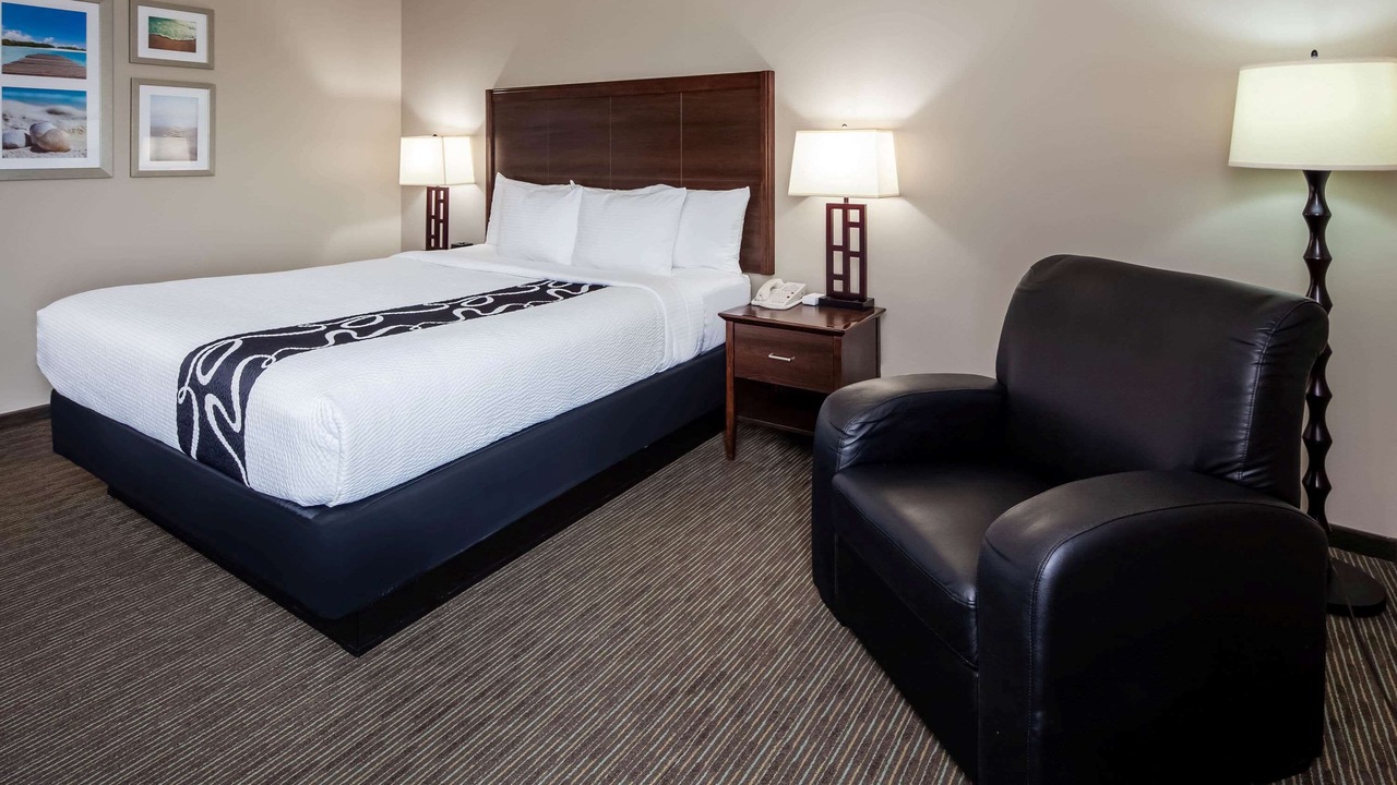 Photo of Bedroom in Inglewood