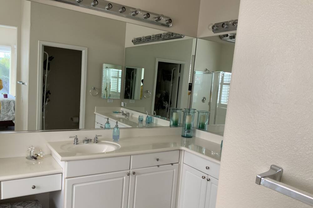 Photo of Bathroom in Corona