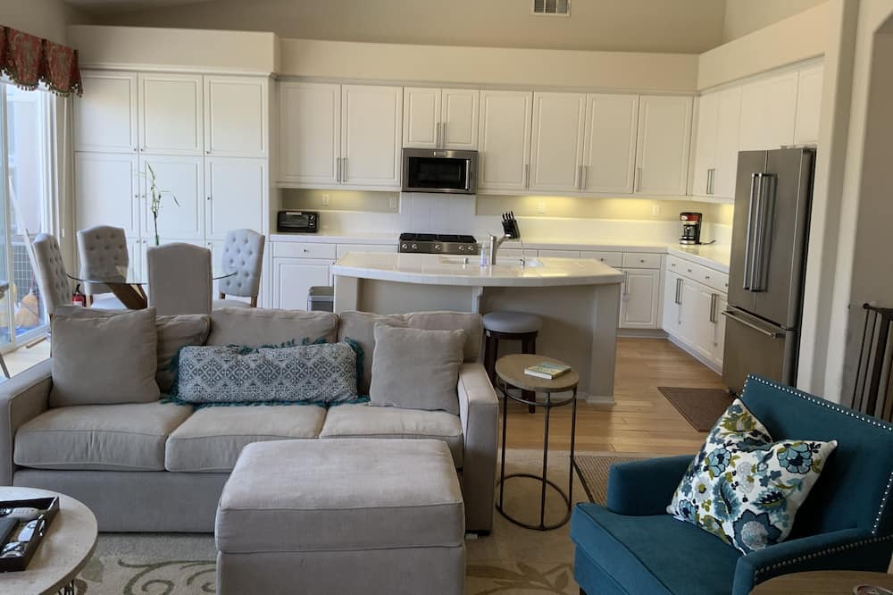 Photo of Bedroom in Corona