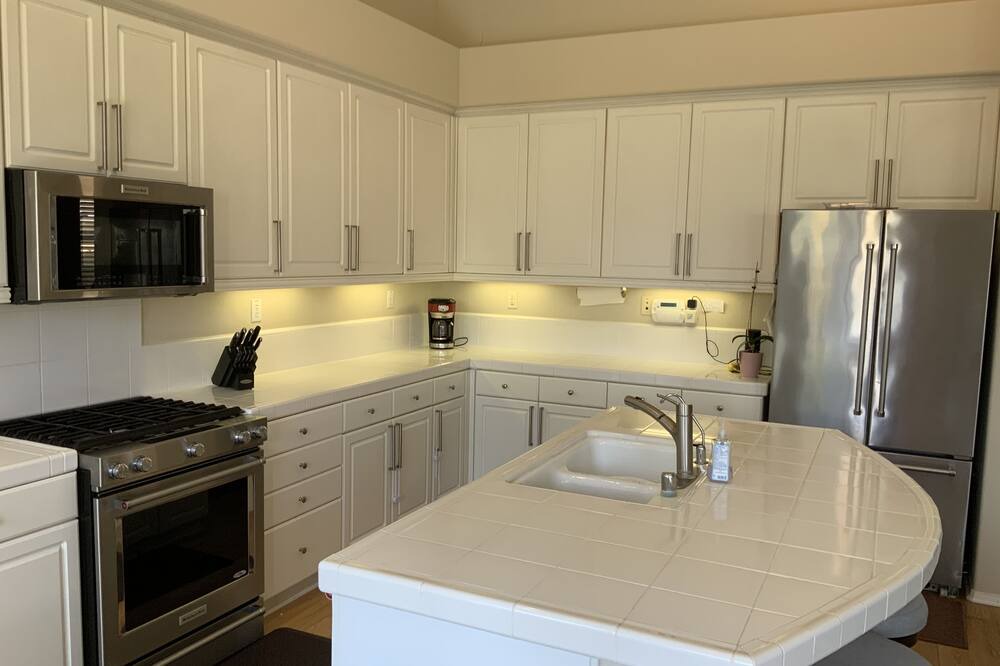 Photo of Kitchen in Corona