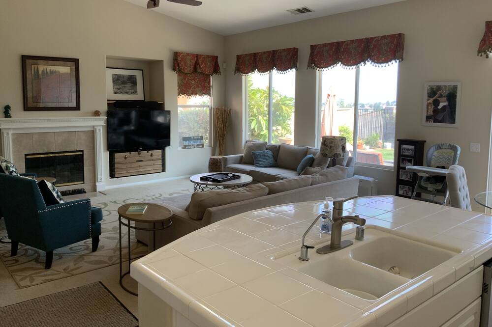 Photo of Bedroom in Corona