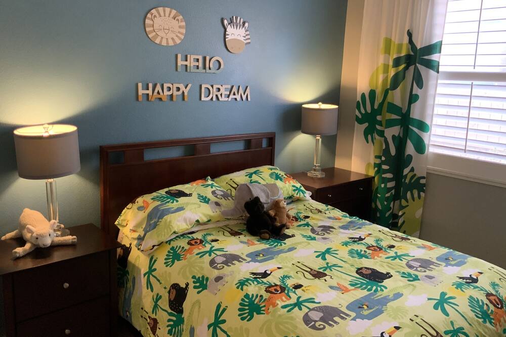 Photo of Bedroom in Corona
