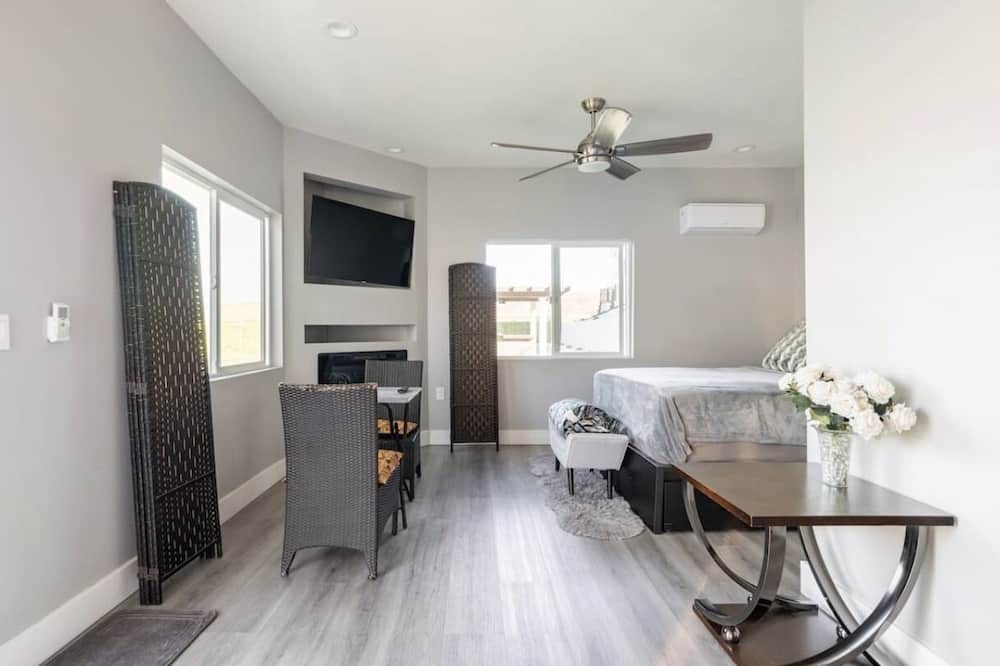Photo of Bedroom in Corona