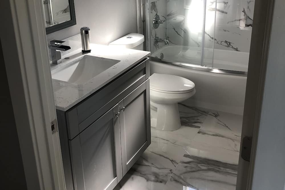 Photo of Bathroom in Corona
